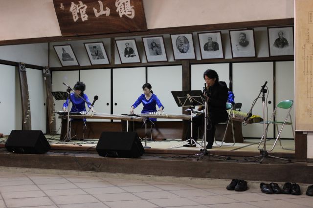 鶴山館
