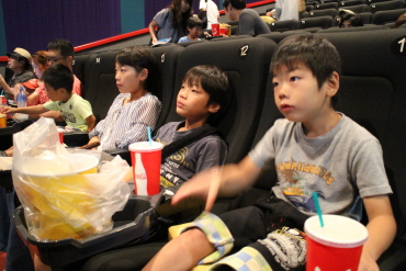 子供達と映画へ